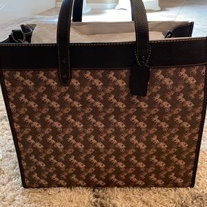 COACH Field Tote 40